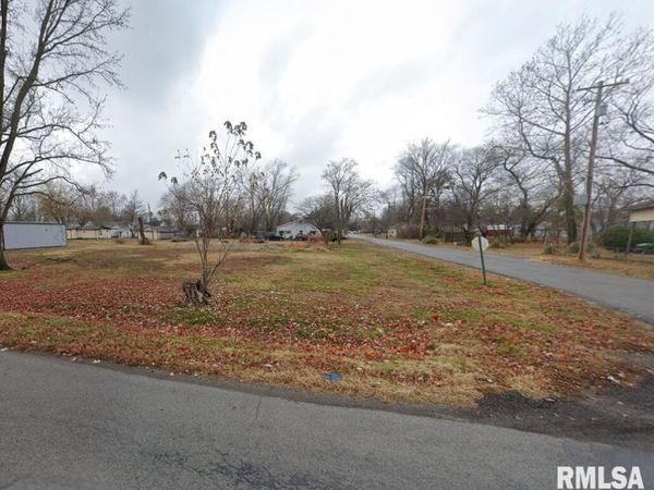 115 S HICKORY Street, Duquoin, IL 62832