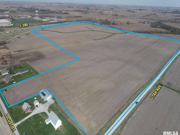 LOCUST Street, Davenport, IA 52804