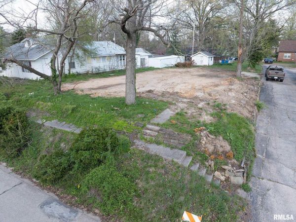 704 N 8TH Street, Mt Vernon, IL 62884