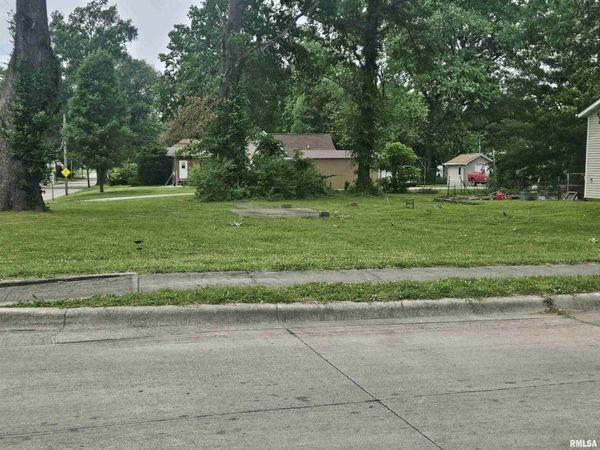 0000 S Duquoin Street, Benton, IL 62812