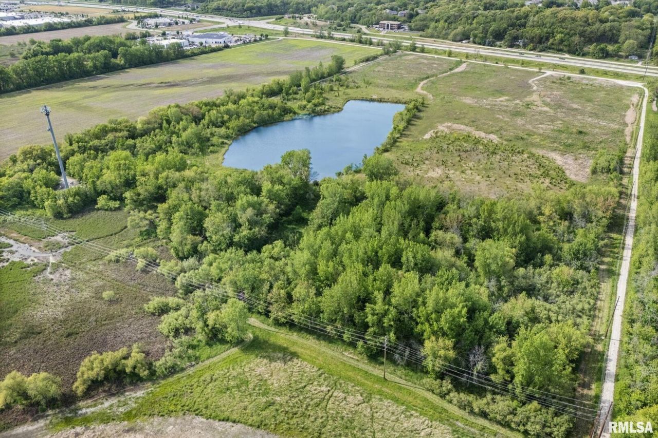 7300 John Deere Rd Road, Moline, IL 61265 Main Photo