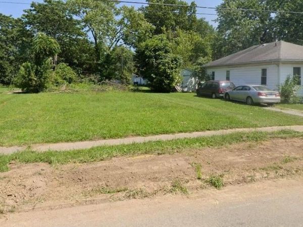 806 S 22ND Street, Mt Vernon, IL 62864