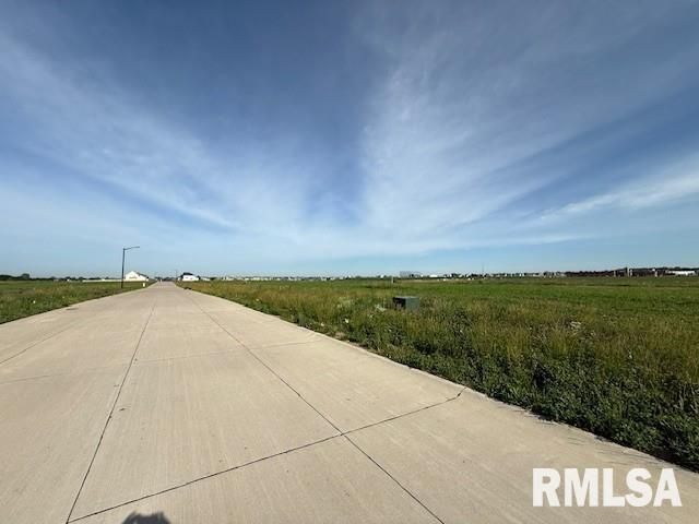 6692 Meghan Avenue, Bettendorf, IA 52722 Main Photo