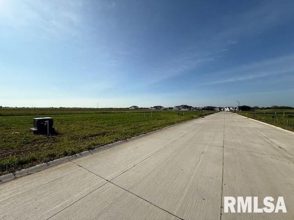 6961 Meghan Avenue, Bettendorf, IA 52722