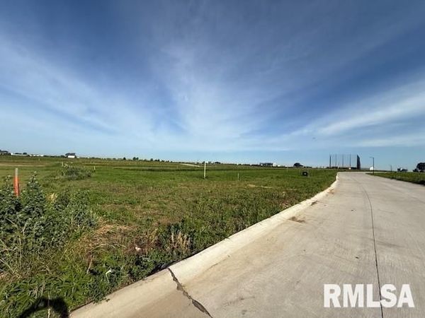 6284 RYAN Road, Bettendorf, IA 52722