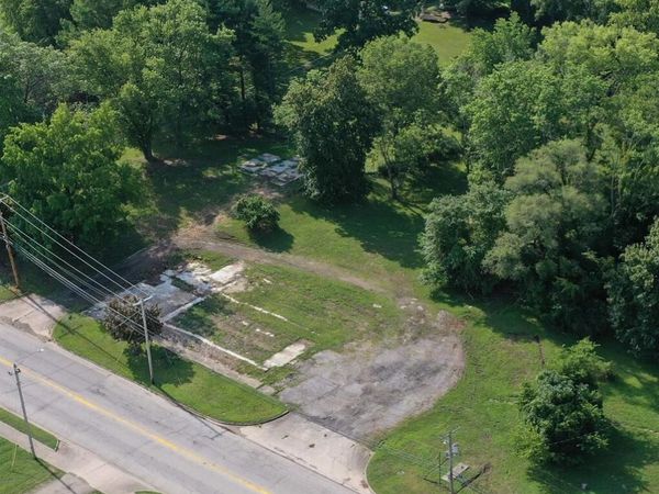 799 E MAIN Street, Salem, IL 62881