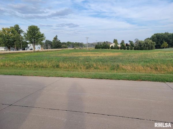 896 Daulton Drive, Tipton, IA 52772