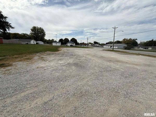 228 E 6TH Avenue, Andalusia, IL 61232