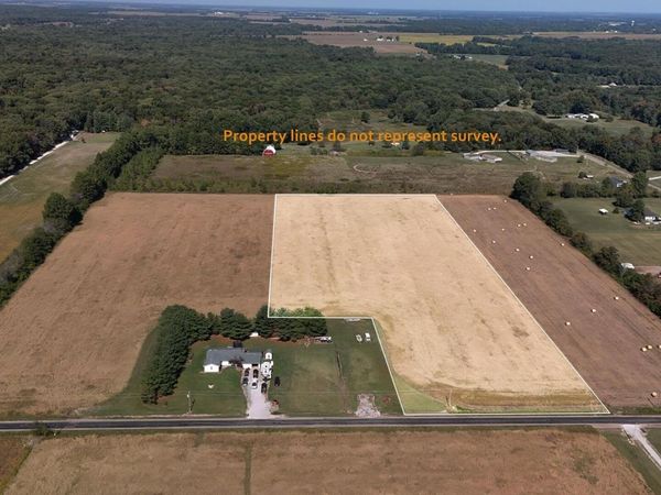 000 E COON CREEK Road, Flora, IL 62839