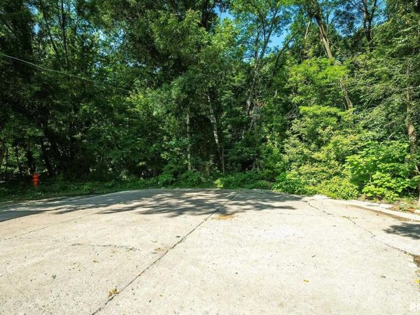 4204 13 Avenue, Moline, IL 61265