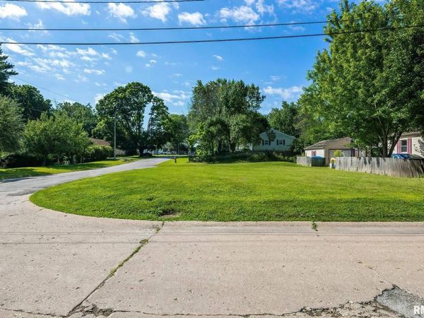 4216 13TH Avenue, Moline, IL 61265