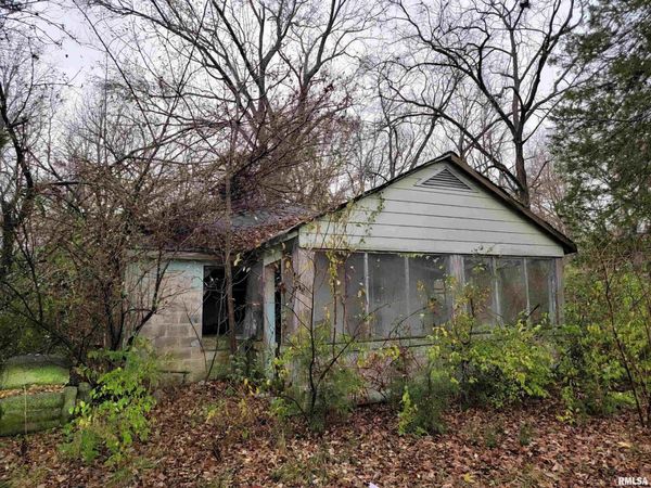 947 E COLE Street, Duquoin, IL 62832