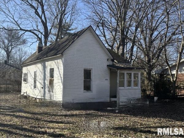 909 W SYCAMORE Street, Carbondale, IL 62901