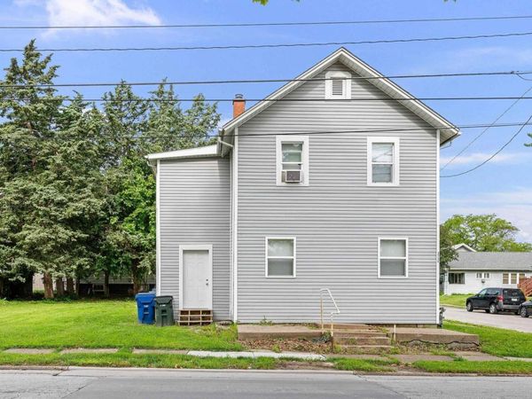 2734 BRIDGE Avenue, Davenport, IA 52803