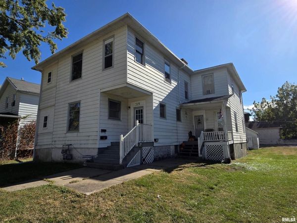 519 4TH Avenue S, Clinton, IA 52732