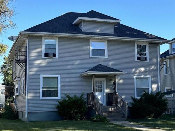 712 6TH Avenue S, Clinton, IA 52732