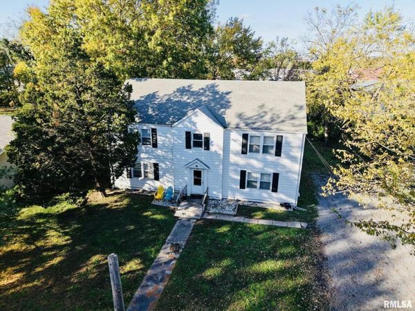 419 E CHURCH Street, Benton, IL 62812