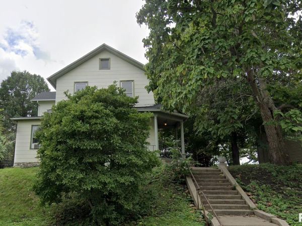 421 E 7TH Street, Davenport, IA 52803