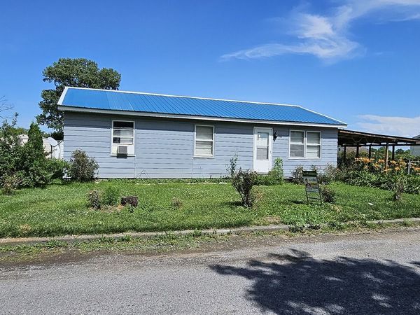 99 IROQUOIS Street, Mcclure, IL 62957