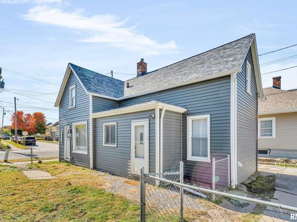 1011 19TH Avenue, Moline, IL 61265