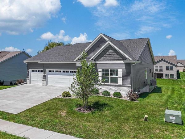 1708 CONOR Court, Clinton, IA 52732