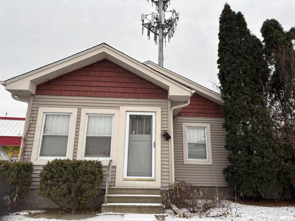 3316 AVENUE OF THE CITIES Avenue, Moline, IL 61265