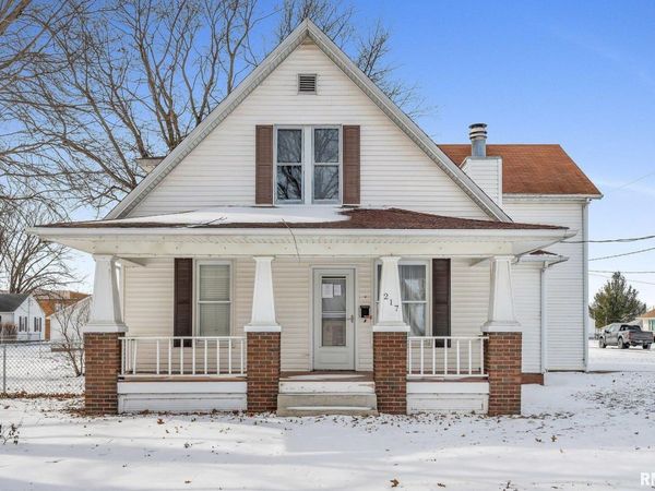 217 N 5TH Avenue, New Windsor, IL 61465