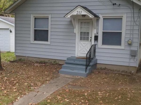211 W Bryan Street, Herrin, IL 62948
