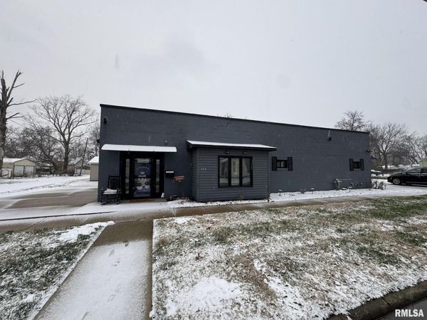 424 N COLLEGE Street, Centralia, IL 62801