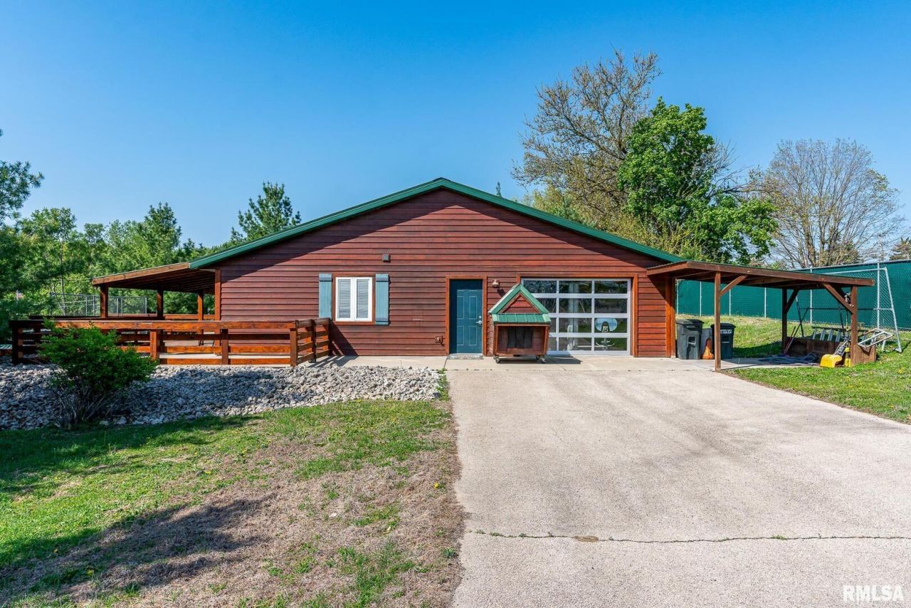 1012 Viaduct Road, Savanna, IL 00000