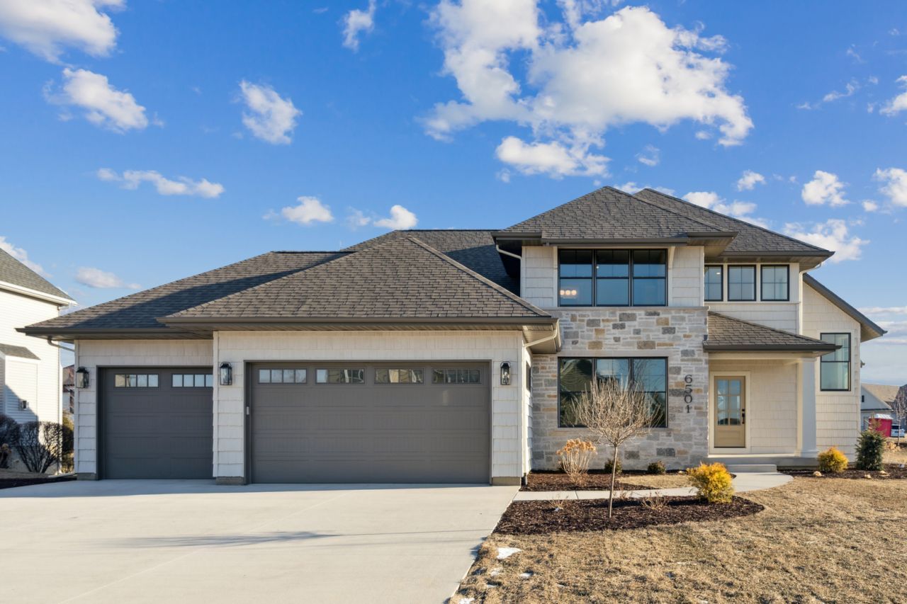 6501 Blackbird Lane, Bettendorf, IA 52722 Main Photo