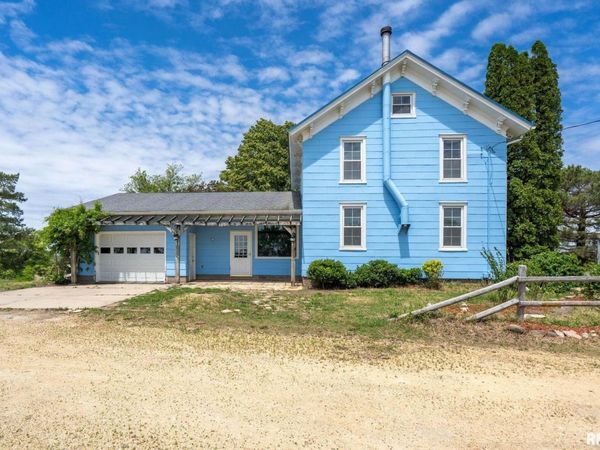 3027 262nd Street, Dewitt, IA 52742