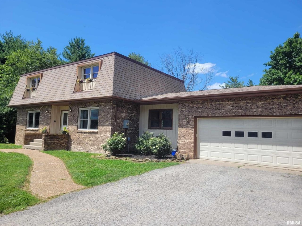 11968 E Goshen Meadows Road, Mount Vernon, IL 62864 Main Photo