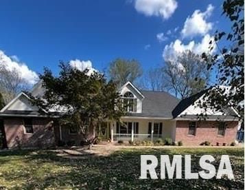 7082 State Route 152 Highway, Duquoin, IL 62832