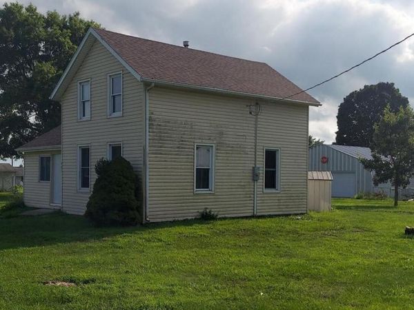 401 S 3RD Avenue, New Windsor, IL 61465