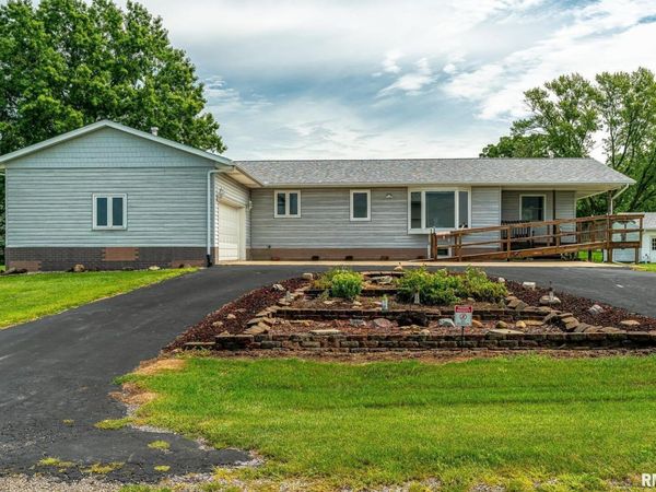 500 N 7TH Avenue, New Windsor, IL 61465