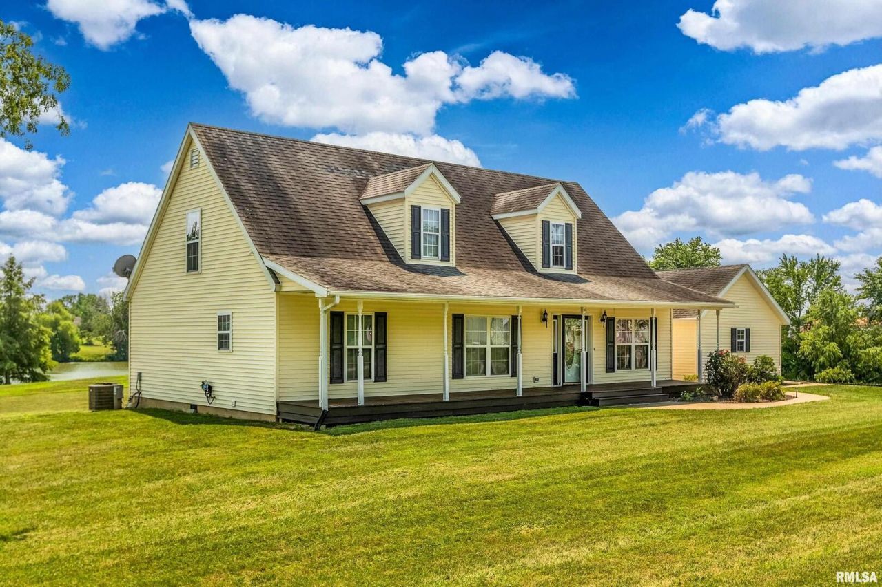 22 Smith Road, Nashville, IL 62263 Main Photo