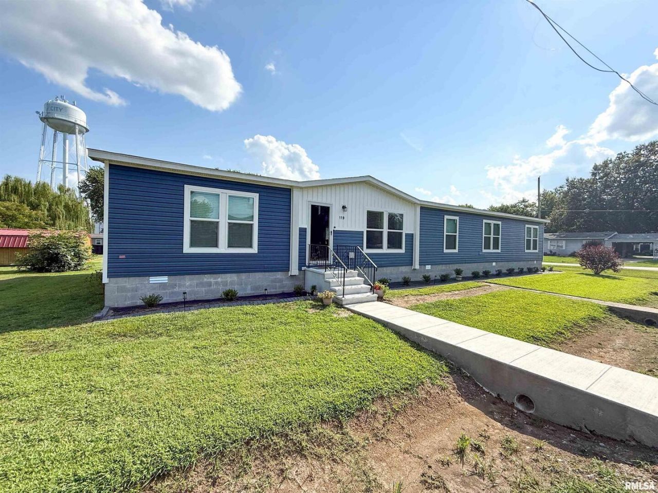 119 S 6th Street Sw, Clay City, IL 62824 Main Photo