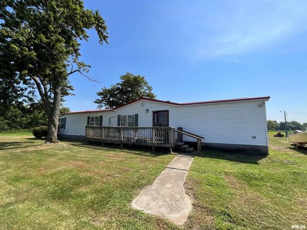 7106 Krutsinger Road, Kinmundy, IL 62854