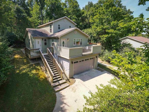 701 E CAMPUS Drive, Carbondale, IL 62901