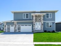 6589 Blackbird Lane, Bettendorf, IA 52722 primary photo