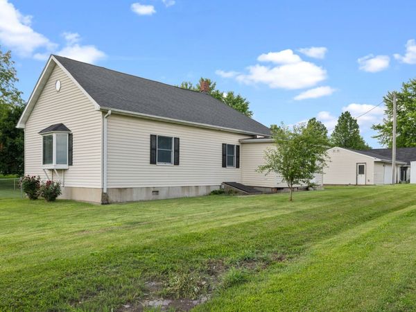 406 234th St Street, Aledo, IL 61234