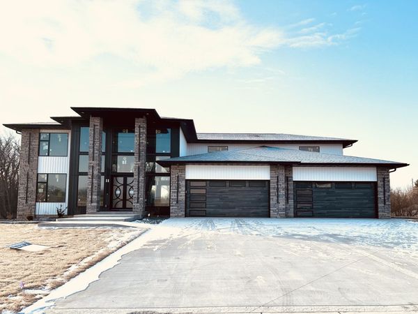 24029 185TH Street, Bettendorf, IA 52722