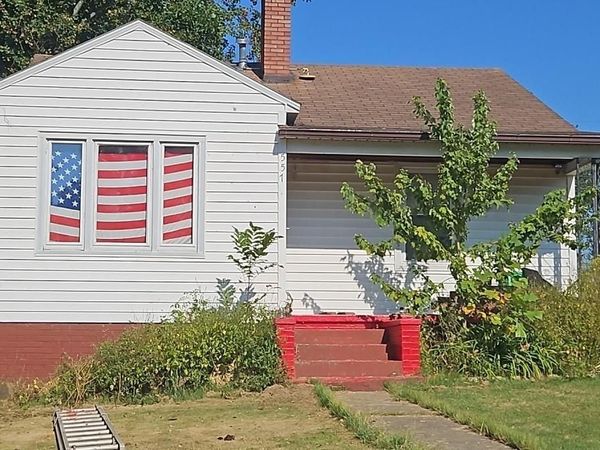 557 3RD Street, Rosiclare, IL 62982