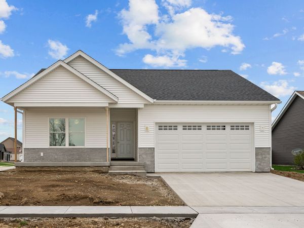 4738 W 11TH Street, Davenport, IA 52804