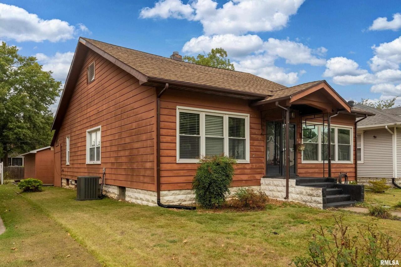 2120 Logan Street, Murphysboro, IL 62966 Main Photo