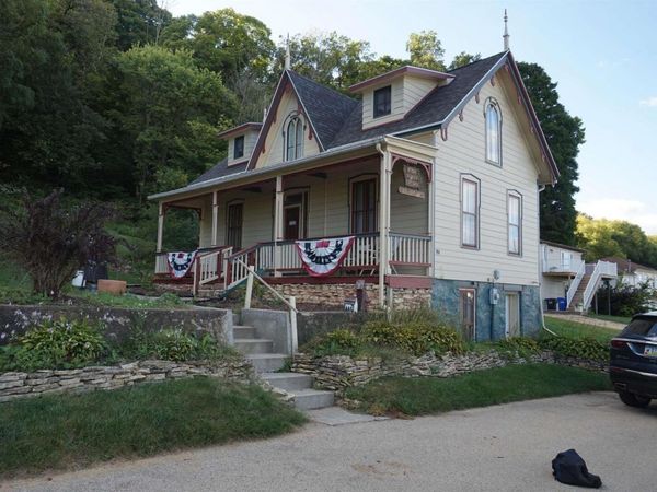 901 Stone Street, Bellevue, IA 52031