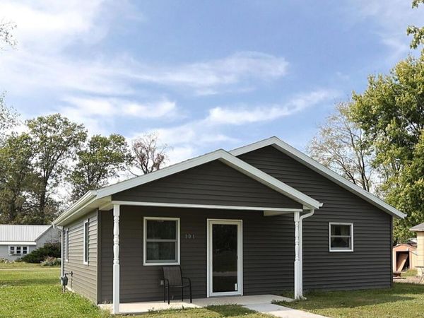 101 N RAILROAD Street, Patoka, IL 62875