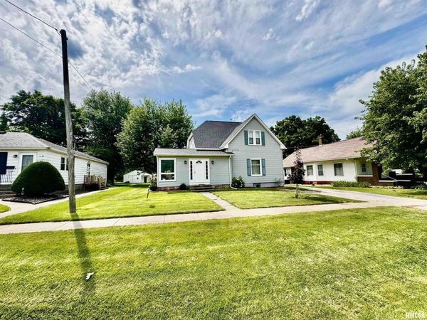 1215 13TH Street, Viola, IL 61486