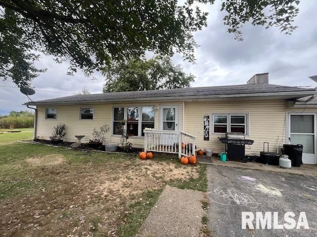 15063 Lighthouse Road, Pittsburg, IL 62974 Main Photo